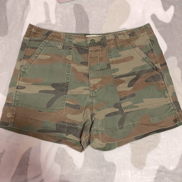 Camo Shorts - Picture 1 of 1